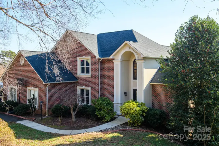 121 Pleasant Pointe Drive, Hickory, NC 28601 - Image #3