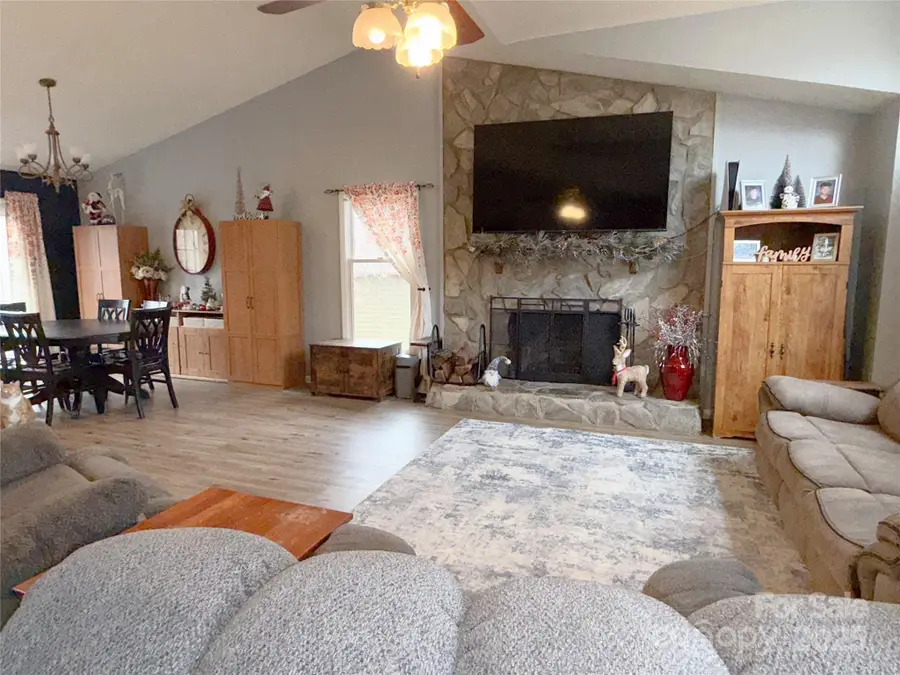 1163 Hidden Creek Circle, Hickory, NC 28602 - Image #3