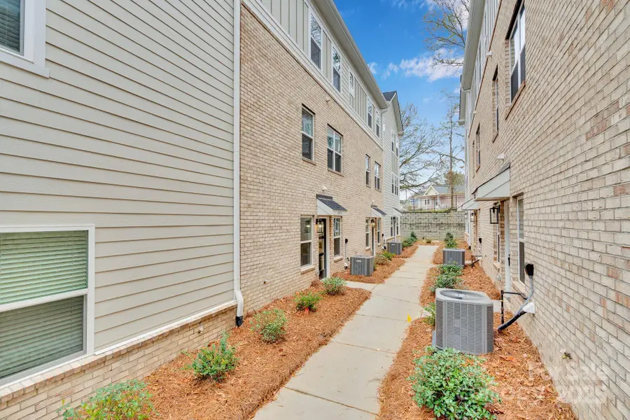 3713 Lou Ann Avenue, Charlotte, NC 28208 - Image #3