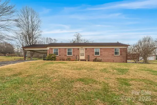 2580 Sweetbriar Circle, Lenoir, NC 28645