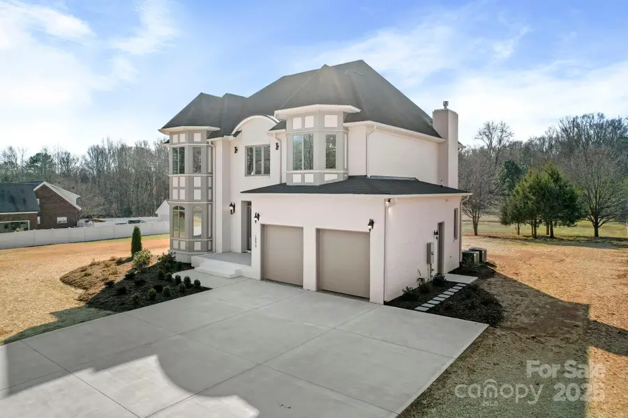 16612 Blackberry Hills Drive, Midland, NC 28107 - Image #2