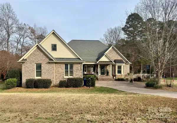 2504 Stoneview Court, Denver, NC 28037