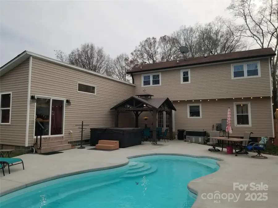 372 Aycock Street Ne, Concord, NC 28025 - Image #2