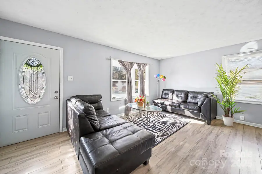 2147 Purser Drive, Charlotte, NC 28215 - Image #3