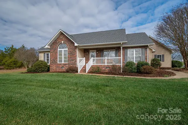1611 Emmaus Walk, Conover, NC 28613