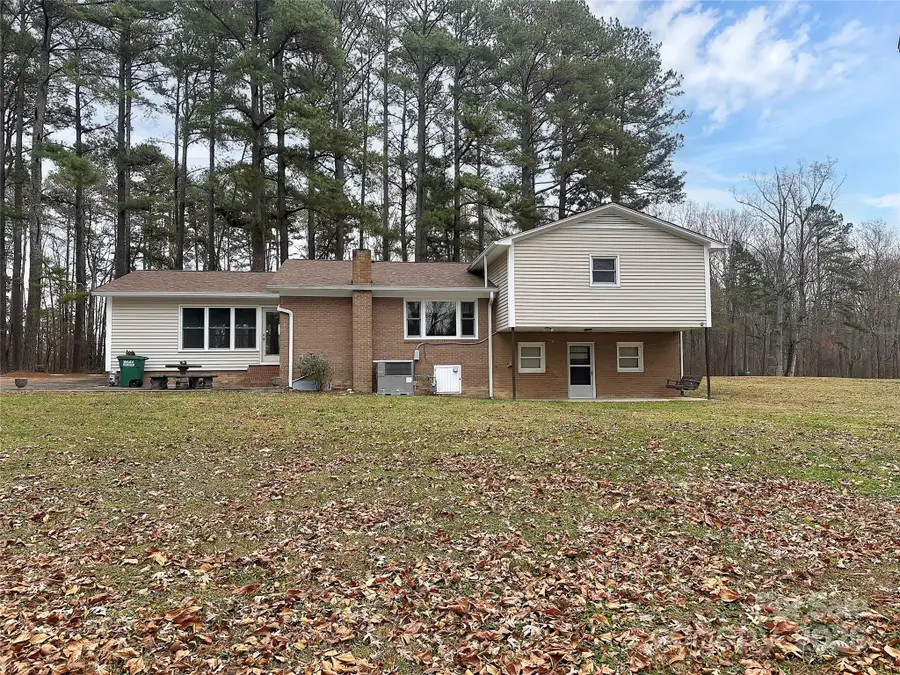 725 Willis Road, Dallas, NC 28034 - Image #3