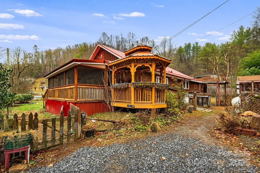 814 Little Creek Road, Burnsville, NC 28714 - Image #2