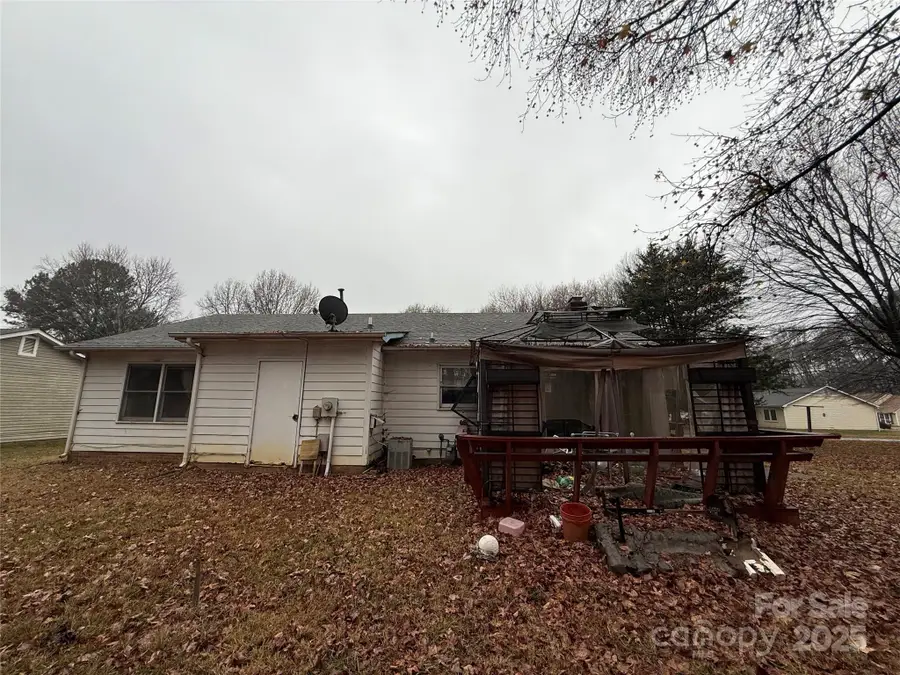 5724 Glenshire Court, Charlotte, NC 28269 - Image #2