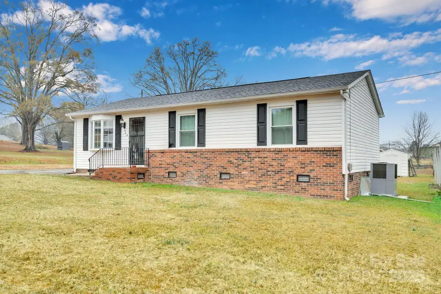 424 N Center Street, Oakboro, NC 28129 - Image #2