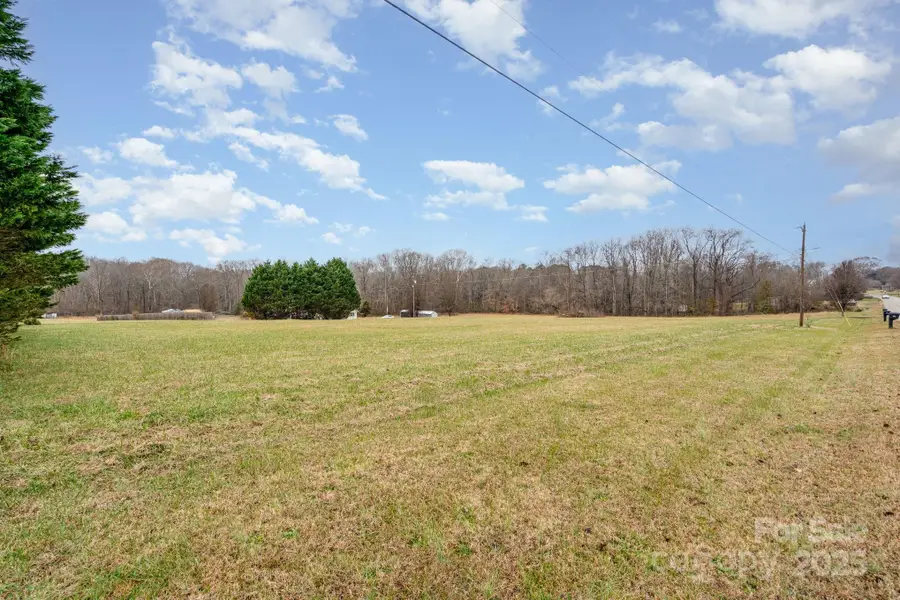 2107 Jenkins Printing Drive, Newton, NC 28658 - Image #3