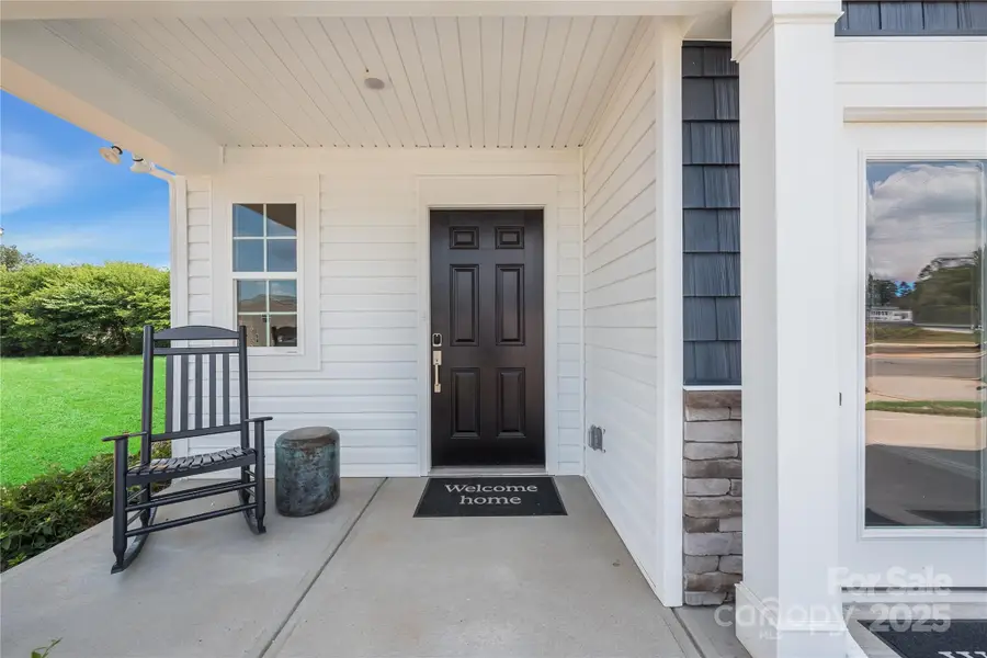 10010 Chatham Run Lane, Charlotte, NC 28262 - Image #2