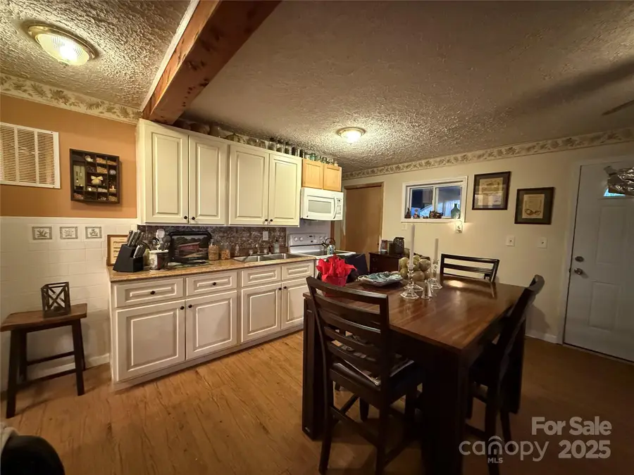 201 Mountain Vista Road, Canton, NC 28716 - Image #3