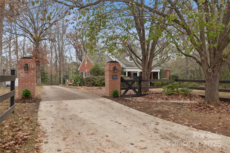 514 W Barr Street, Lancaster, SC 29720 - Image #2
