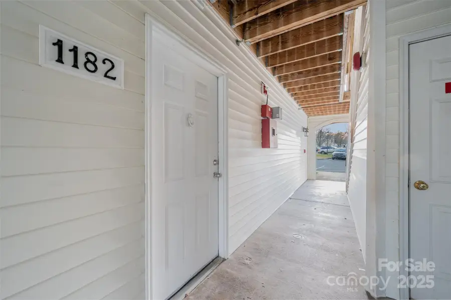1182 Plaza Walk Drive, Charlotte, NC 28215 - Image #3