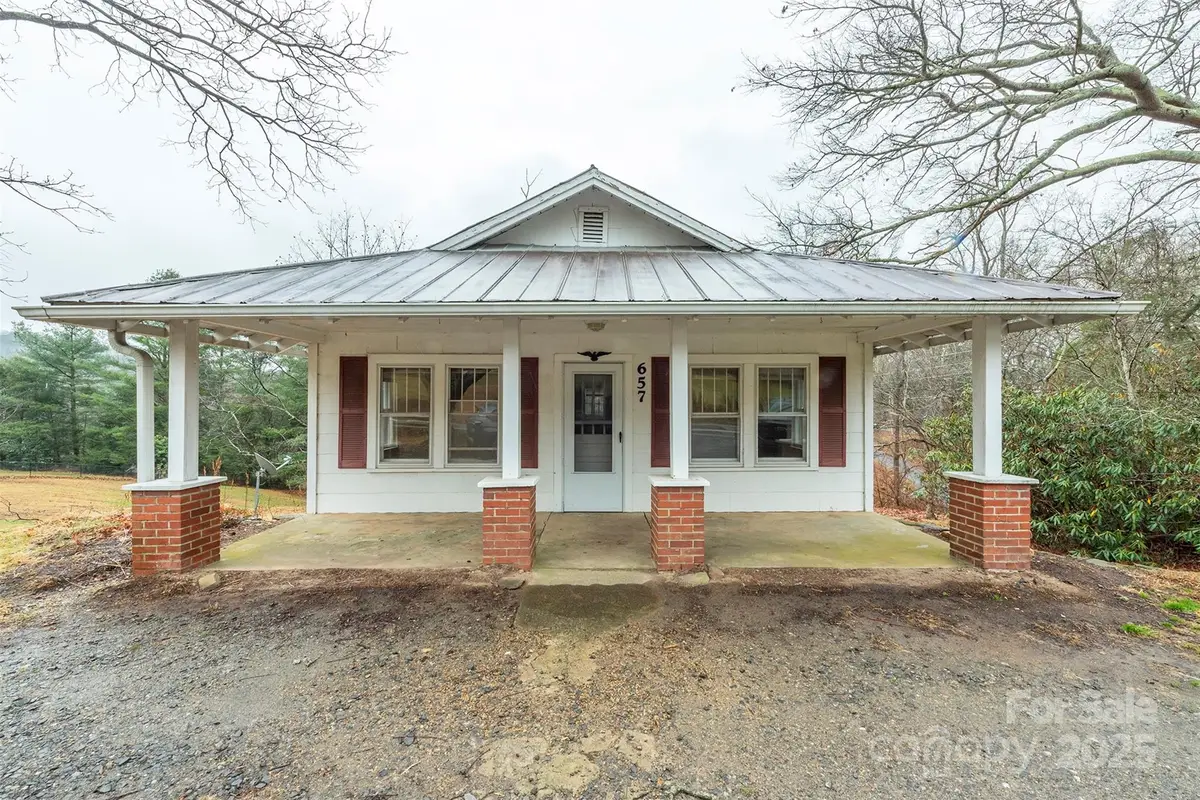 657 Old Fort Road, Fairview, NC 28730 - Image #1