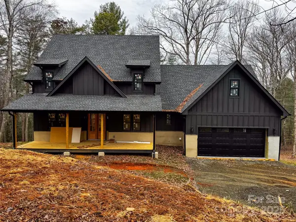 81 Goldenwood Lane, Mills River, NC 28759