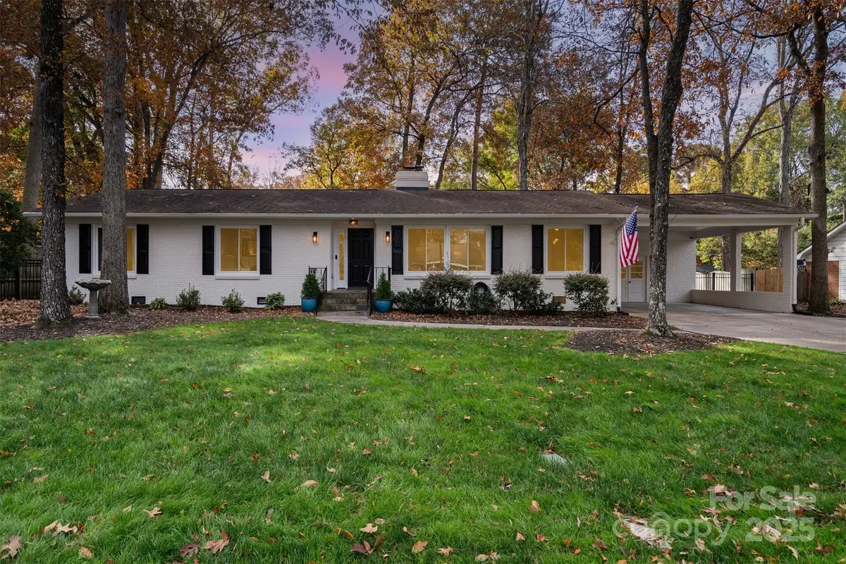 1018 Shady Bluff Drive, Charlotte, NC 28211 - Image #1