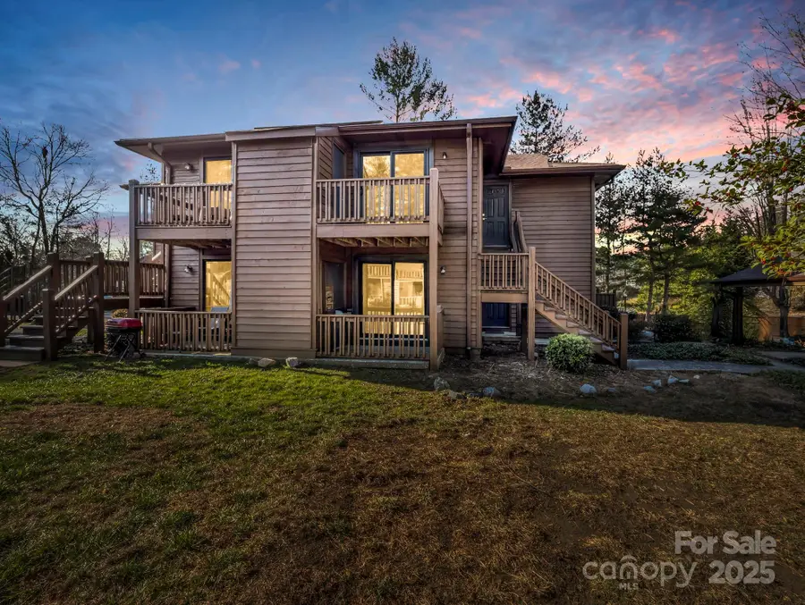 520 Courtwood Lane #4, Hendersonville, NC 28739 - Image #2