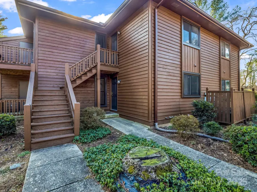 520 Courtwood Lane #4, Hendersonville, NC 28739 - Image #3