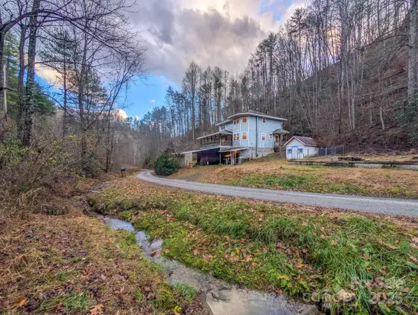 77 Griffith Branch Road, Green Mountain, NC 28740
