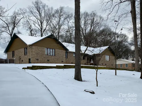 114 Old Mill Road, Mount Holly, NC 28120