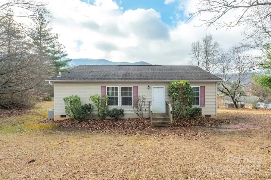 332 Richmond Avenue, Swannanoa, NC 28778 - Image #3