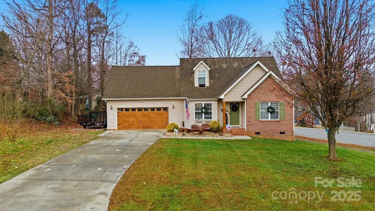 122 Valley Glen Drive, Troutman, NC 28166 - Image #1