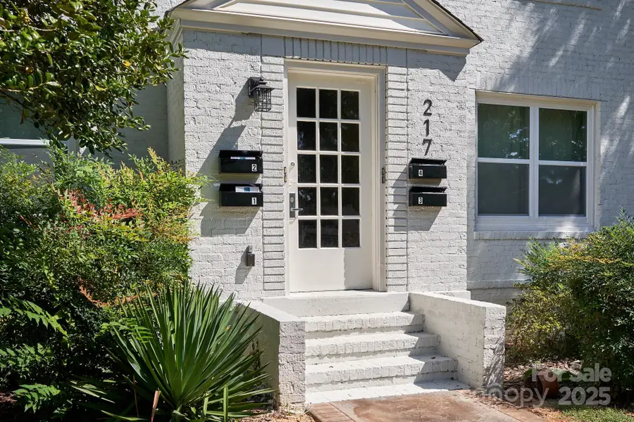 217 Circle Avenue, Charlotte, NC 28207 - Image #2