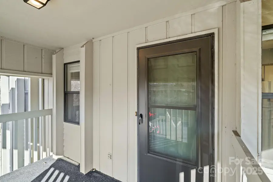 2604 Vineyard Boulevard, Asheville, NC 28805 - Image #2