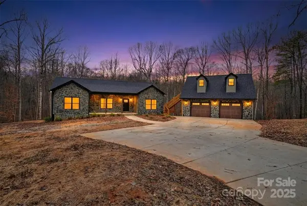 163 Forest Creek Drive, Statesville, NC 28625