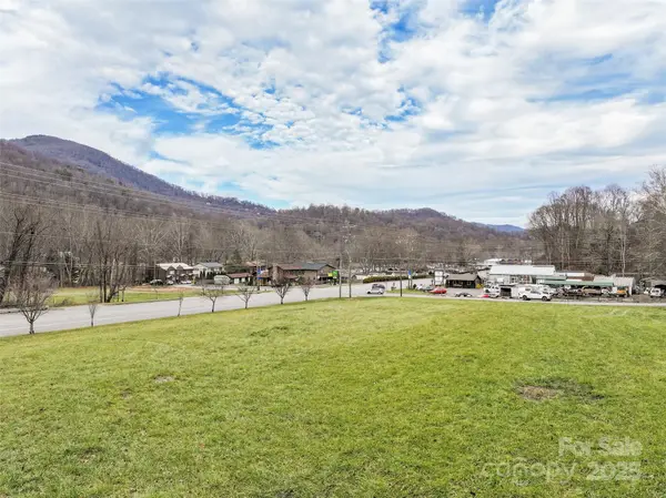 000 Soco Road #2, Maggie Valley, NC 28751