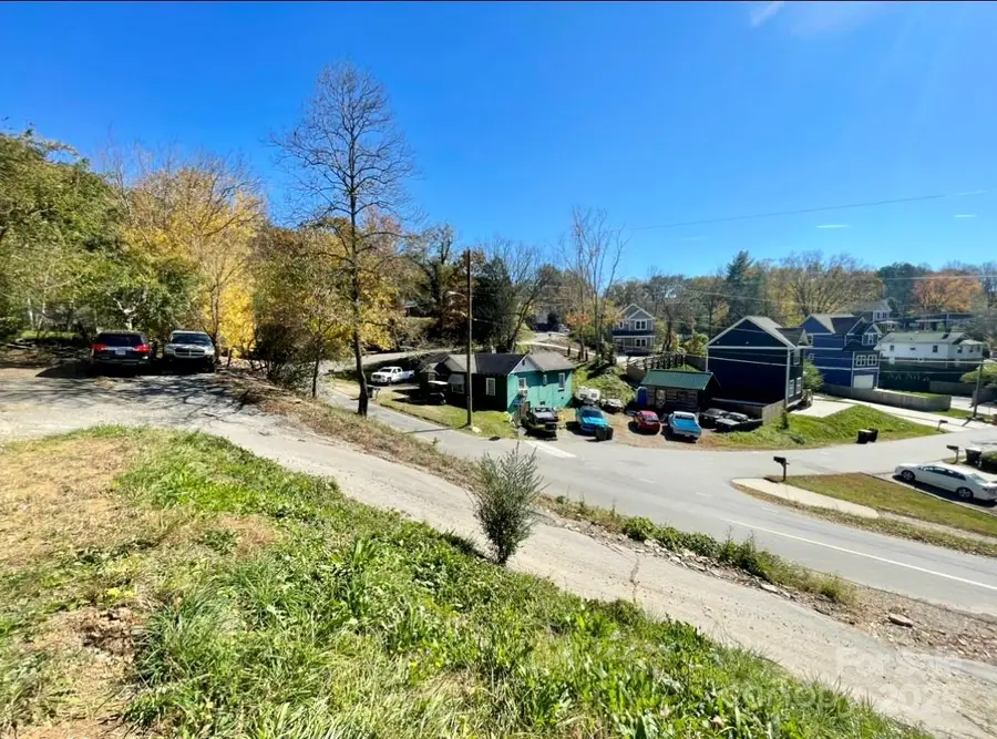131 Lookout Road, Asheville, NC 28804 - Image #3