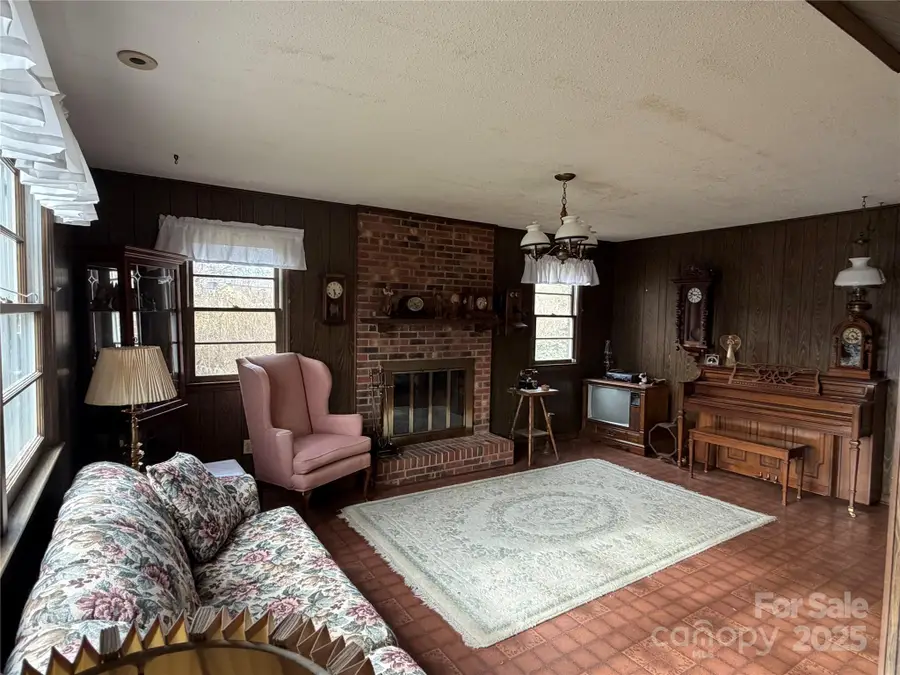 125 Mckinney Street, Rutherfordton, NC 28139 - Image #3