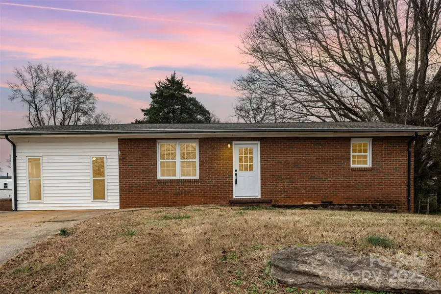 3259 10th Avenue Ne, Conover, NC 28613 - Image #2