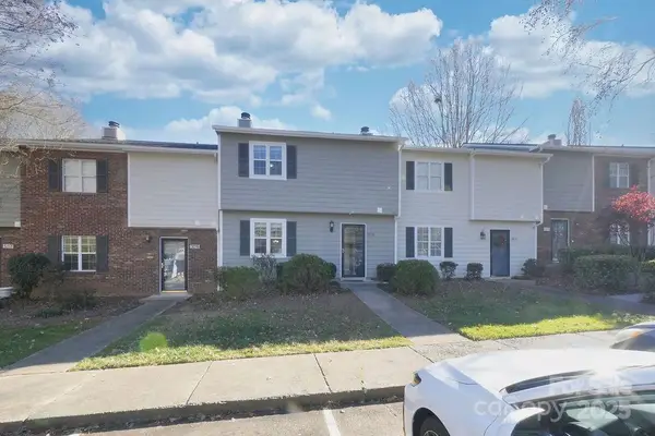 3274 Heathstead Place, Charlotte, NC 28210