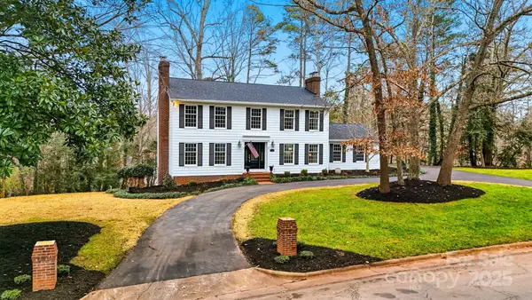 936 18th Avenue Drive Nw, Hickory, NC 28601