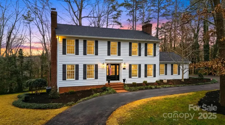 936 18th Avenue Drive Nw, Hickory, NC 28601 - Image #2