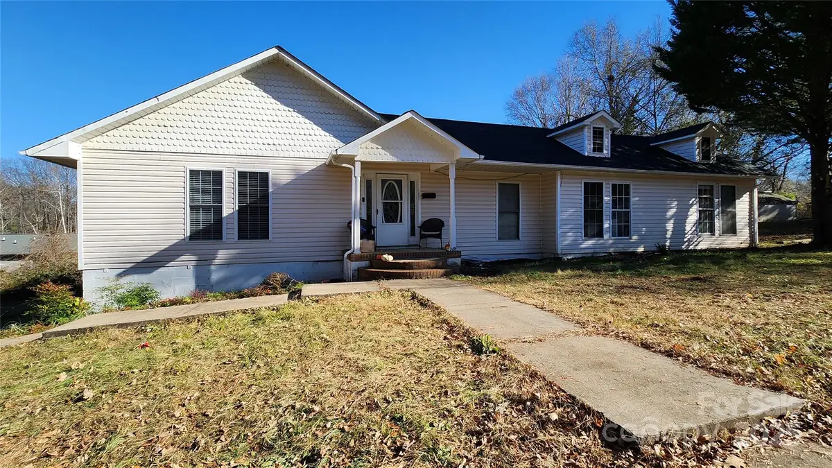 1604 4th Street Ne, Hickory, NC 28601 - Image #1