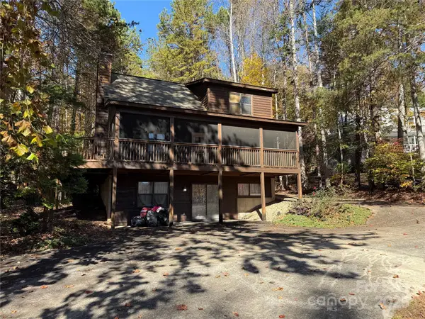 584 Chatuge Village Circle, Hayesville, NC 28904