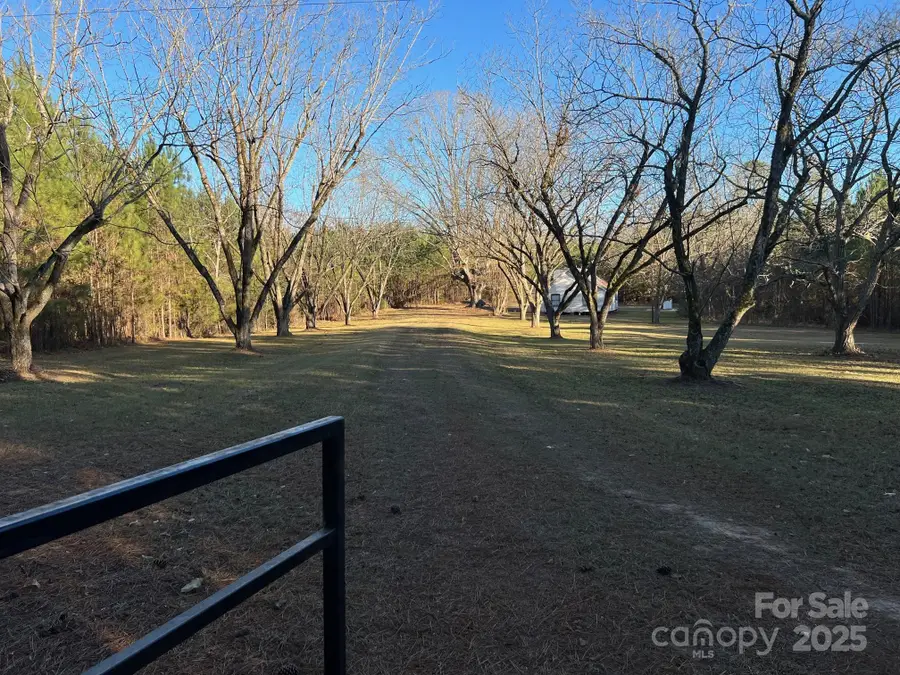 8277 Lockhart Road, Sharon, SC 29742 - Image #2