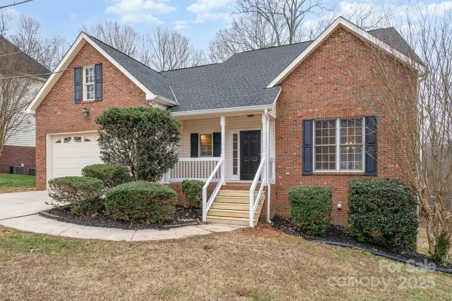2615 Rolling Ridge Drive, Hickory, NC 28602 - Image #2