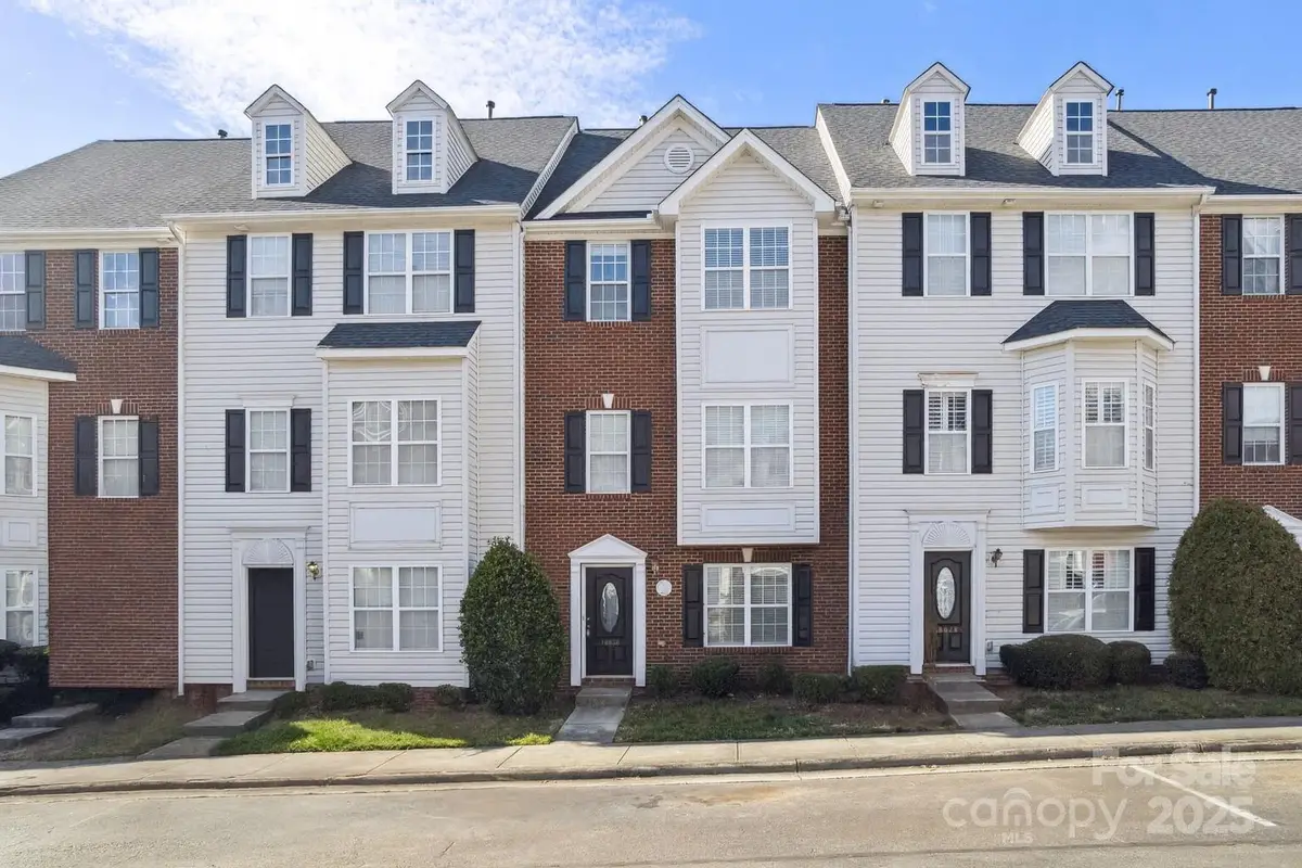 10032 Treeside Lane, Matthews, NC 28105 - Image #1