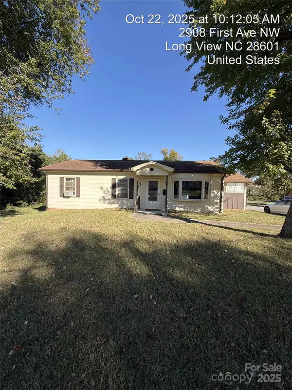 2908 1st Avenue Nw, Hickory, NC 28601