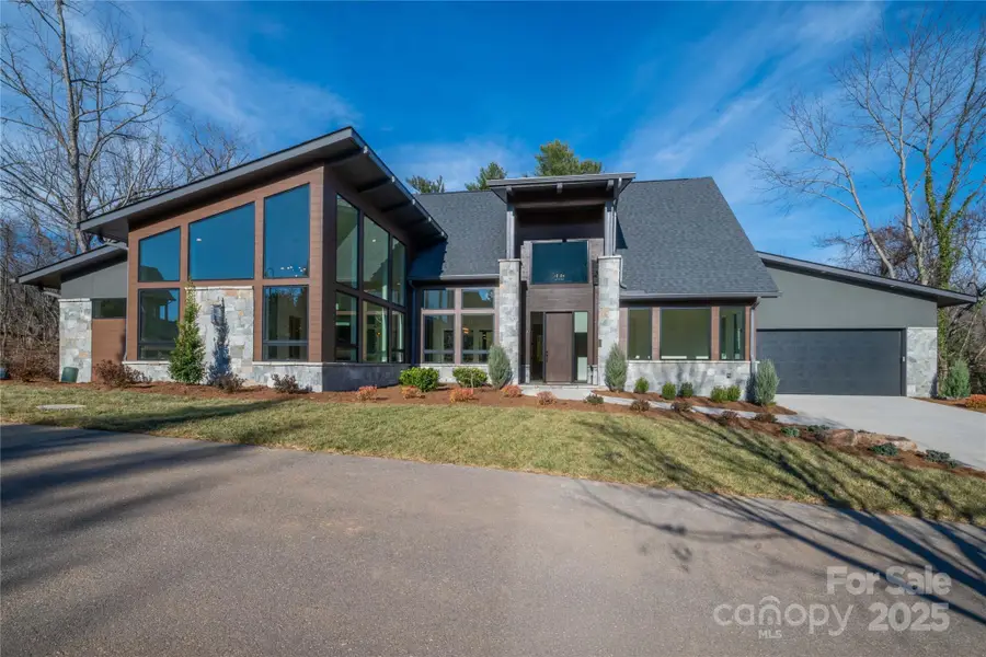 11 Kiftsgate Court, Asheville, NC 28804 - Image #2