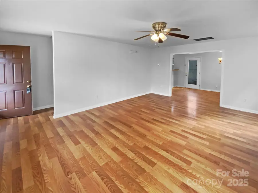 2134 Cindy Creek Lane, Charlotte, NC 28216 - Image #2