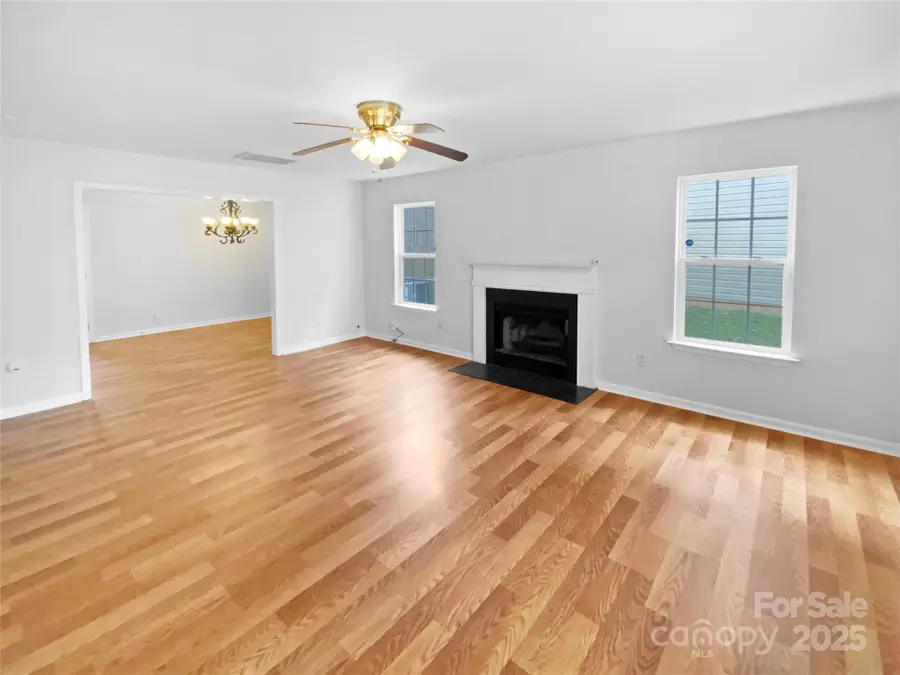 2134 Cindy Creek Lane, Charlotte, NC 28216 - Image #3