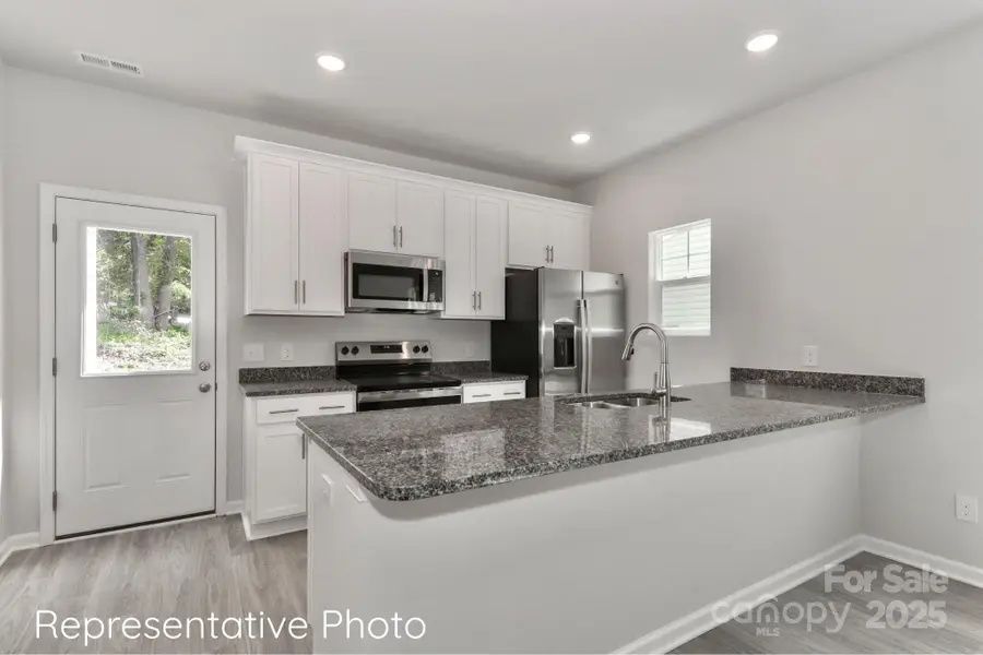 415 W Iredell Avenue, Mooresville, NC 28115 - Image #2