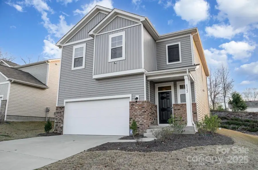 4922 Raspberry Knoll Drive, Charlotte, NC 28208 - Image #2