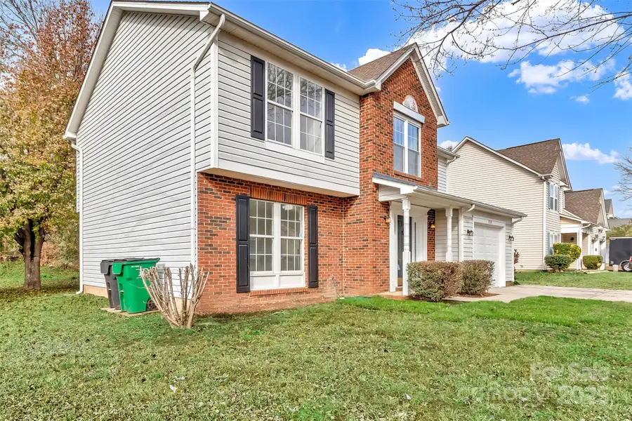 7730 Woodknoll Drive, Charlotte, NC 28217 - Image #2