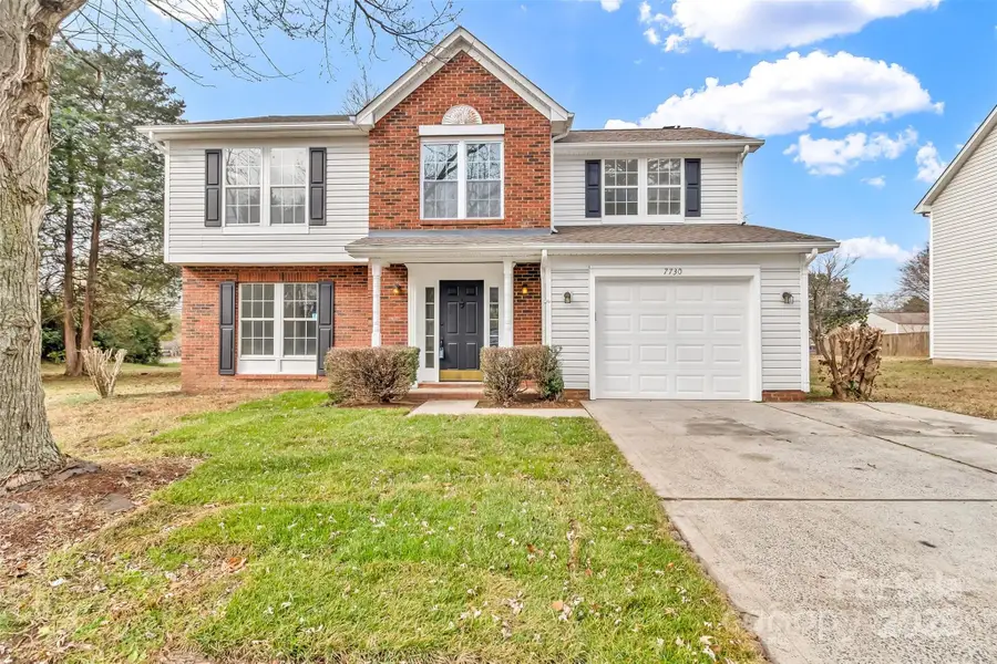 7730 Woodknoll Drive, Charlotte, NC 28217 - Image #3